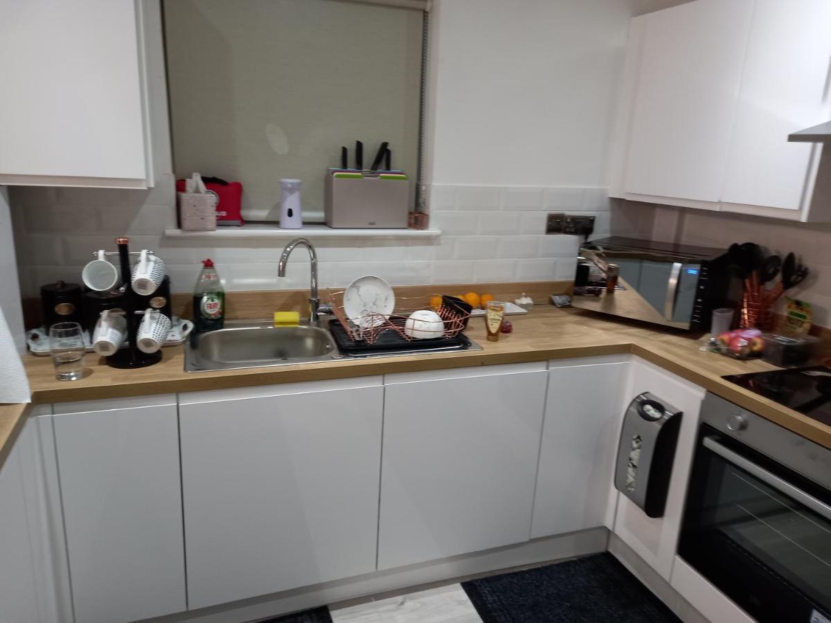 Cozzy Accommodation Manchester Exterior photo